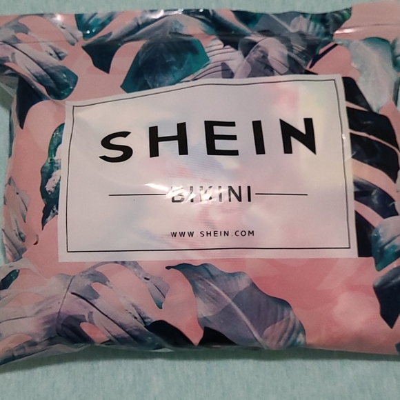 Bikini - Picture 6 of 6